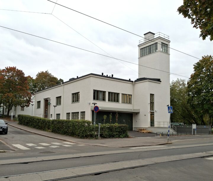 Munccan nuorisotalon sisäänkäynti.